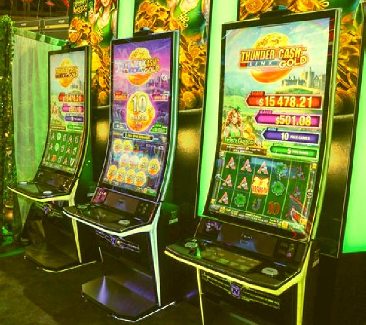Deuces And Joker (Novomatic) slot game