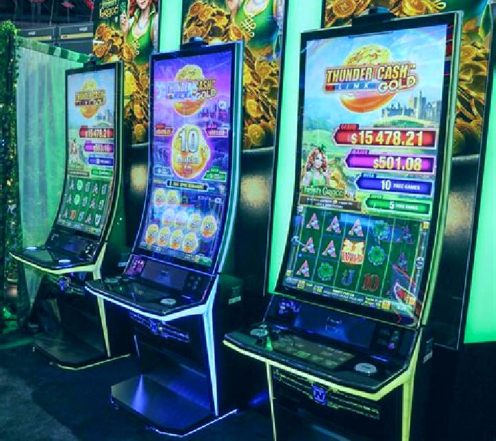 Deuces And Joker (Novomatic) slot machine