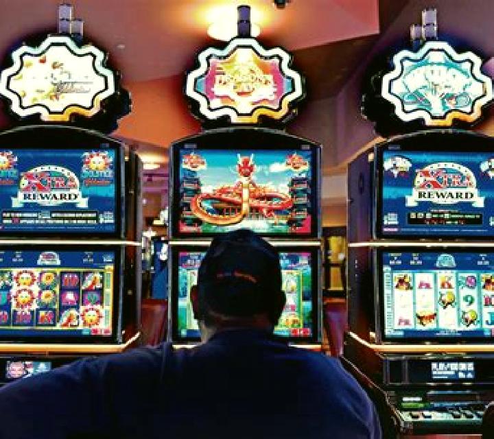 Deuces Wild 25 Hands (GVG) slot machine
