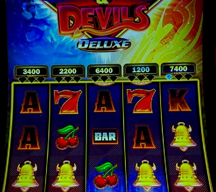 Devil s Lucky Spins slot machine