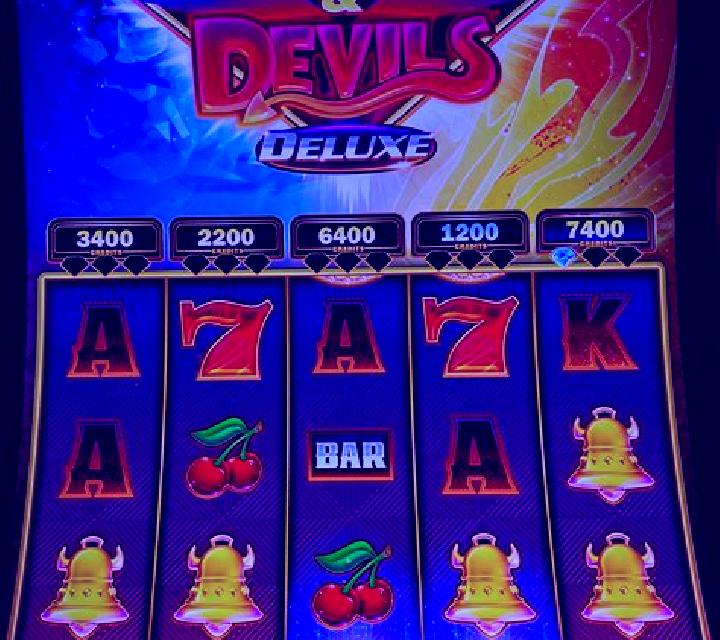 Devils slot