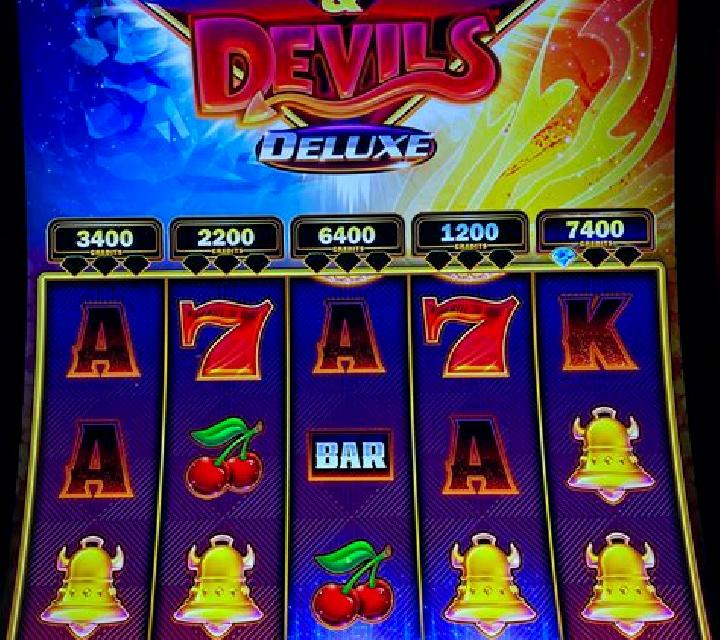 Devil s Treasures 2 slot machine
