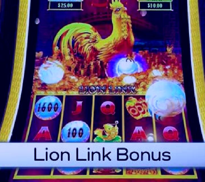 Diamond Forge: Link & Loot slot machine