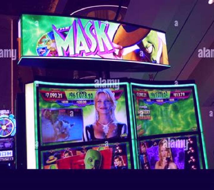 Diamond Mask slot machine