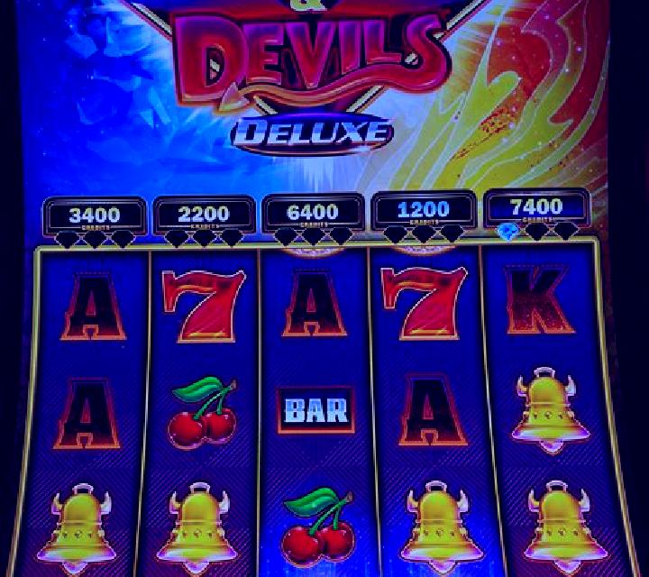 Diamond Mystery Fruitilicious deluxe slot machine