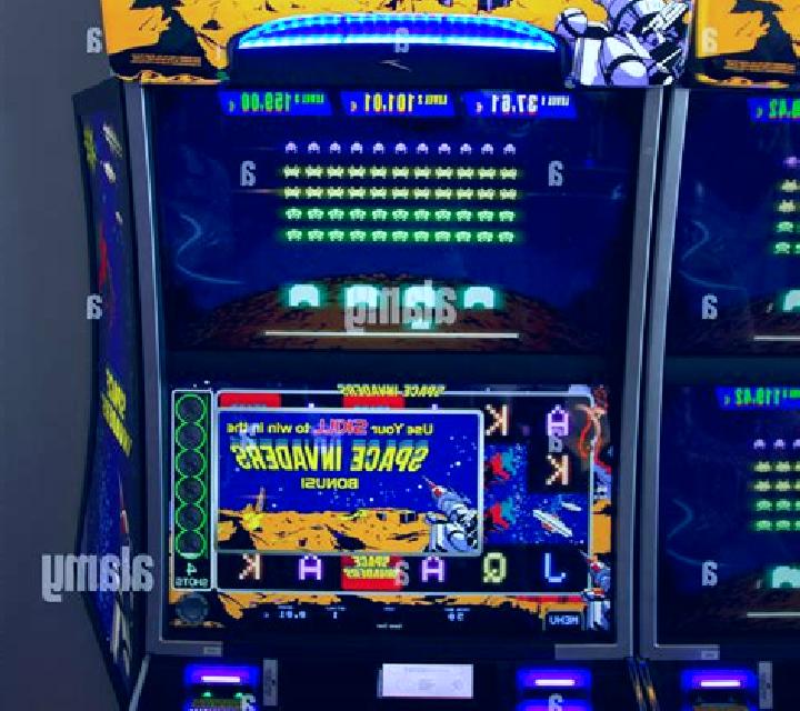 Dice Invaders slot machine