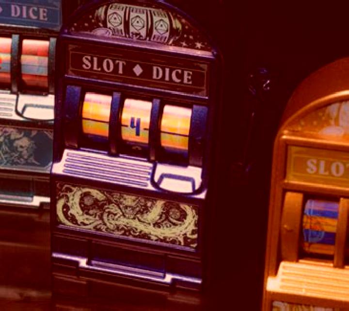 Dice Royale slot machine