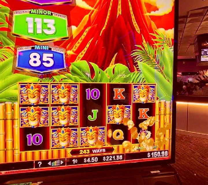 Dino Pays slot machine