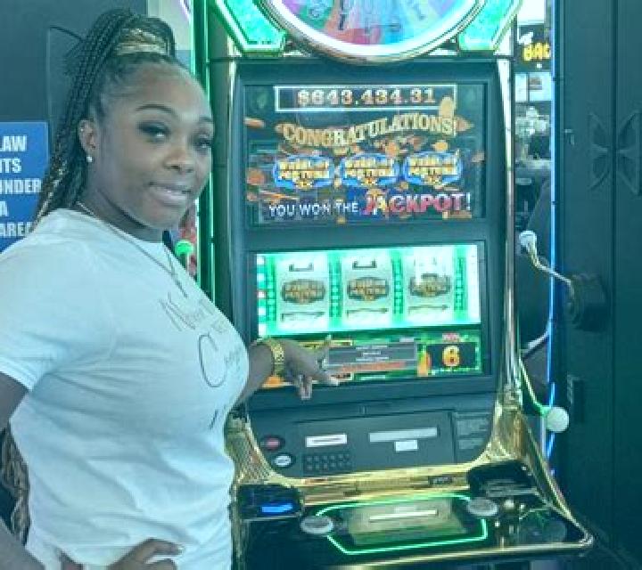 Diva Las Vegas slot machine
