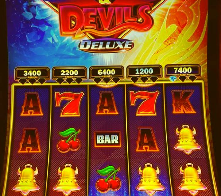 Dolphin Diamonds slot machine