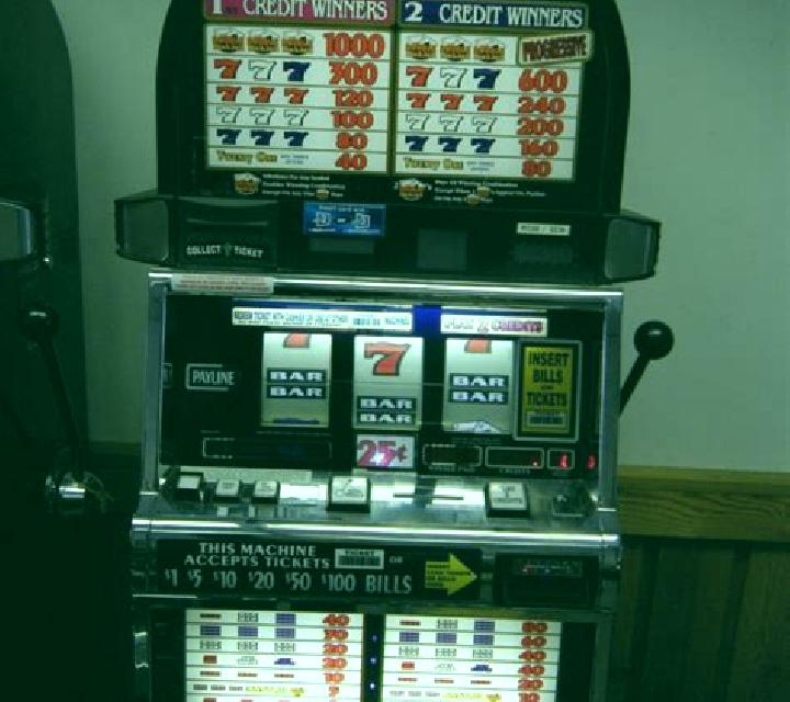 Double Attack Blackjack slot machine
