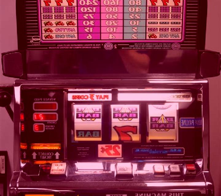 Double Diamonds Dice slot machine