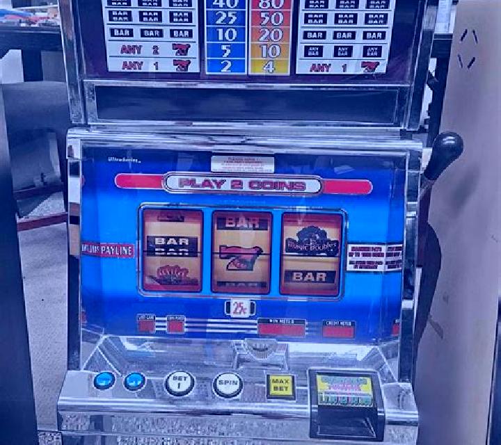 Doubles slot machine