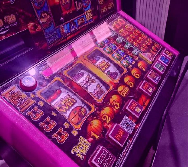 Down the Pub online slot