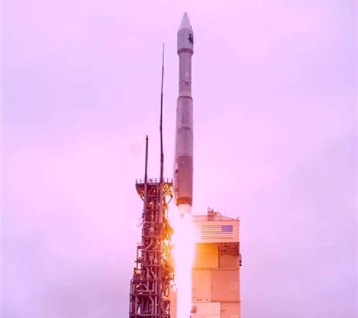 Dragon (Atlas-V) slot