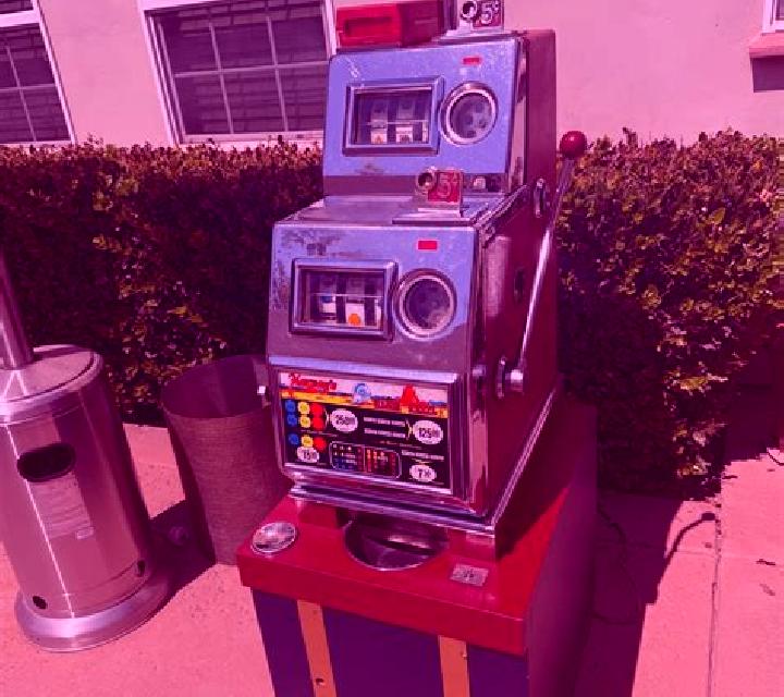 Dummy 2 slot machine