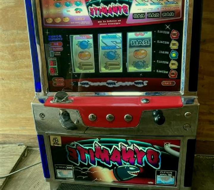 Dynamite Frenzy slot machine