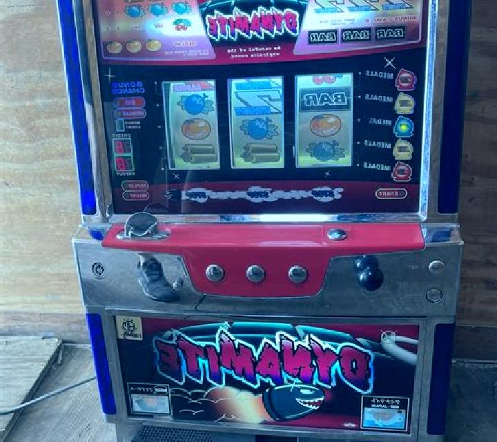 Dynamite Reels slot machine
