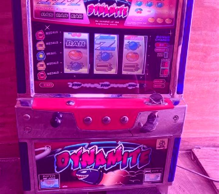 Dynamite Run Dice slot machine