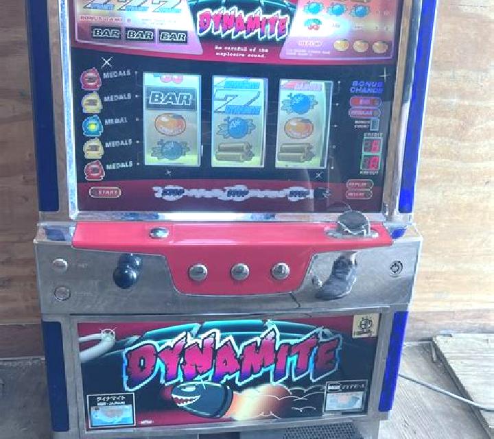 Dynamite Strike slot machine