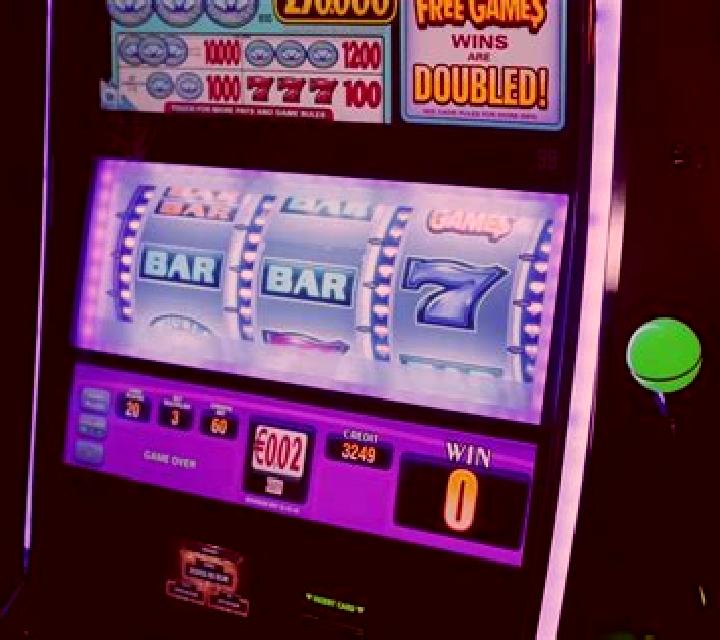 Dynamo s Show slot machine