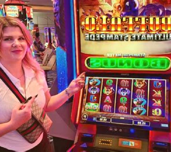 Electric Coins 2: Ultimate slot game