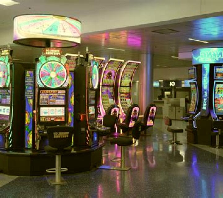 Enriched slot machine
