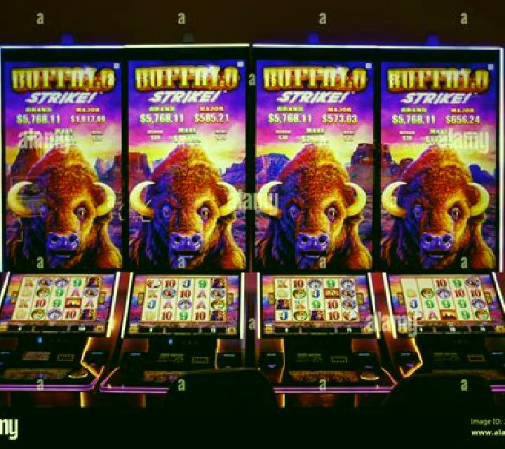 Eye Strike slot machine