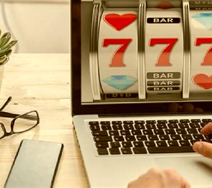 Face Control online slot