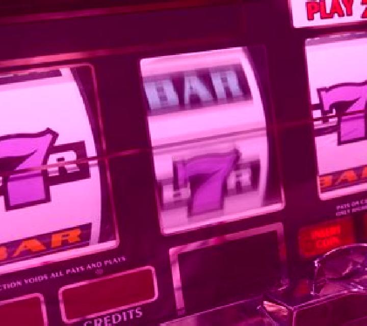 Face Off (PlayStar) slot machine