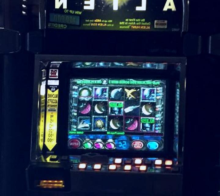 Fallen Alien slot machine