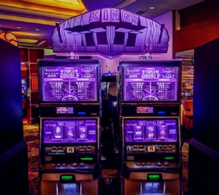 Fire Hawk slot game