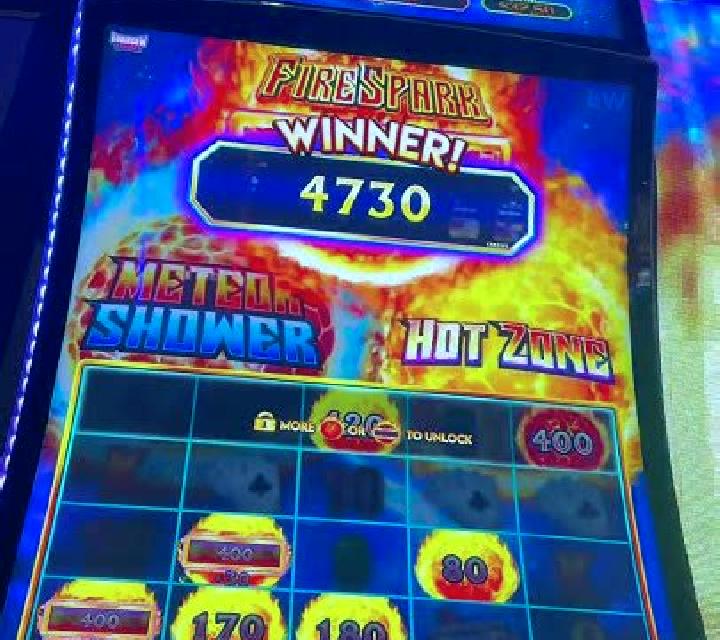 Fireballs slot machine