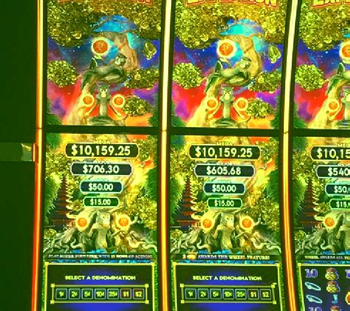 Fireworks Blessings slot machine