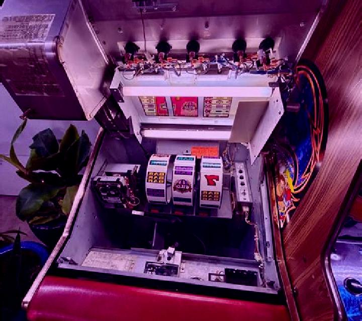 First Balloon slot machine