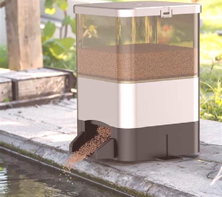 Fish Feeder slot