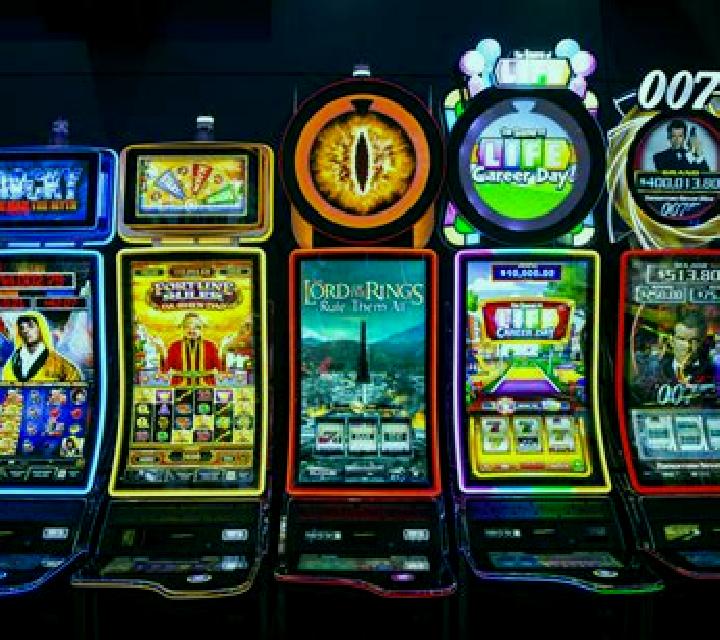 Four Beauties (D-Tech) slot machine
