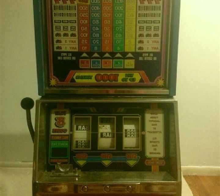 Foxy Dynamite slot machine