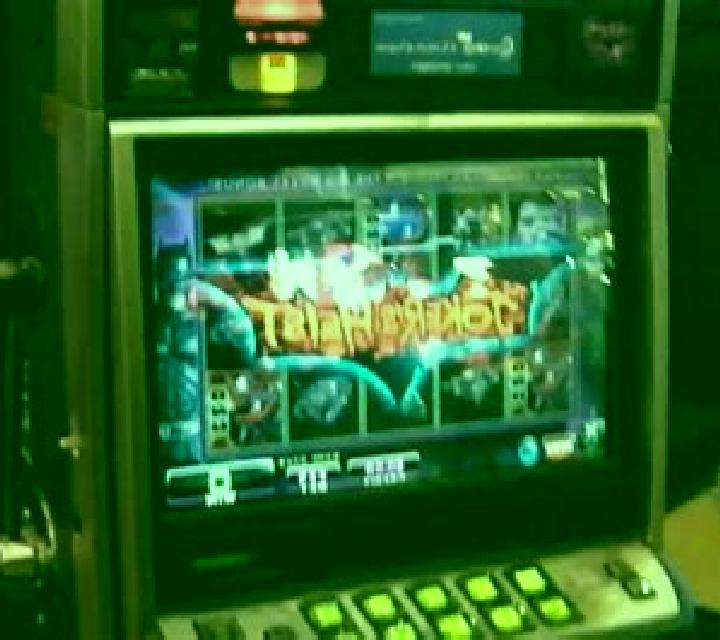 Foxy Heist slot machine