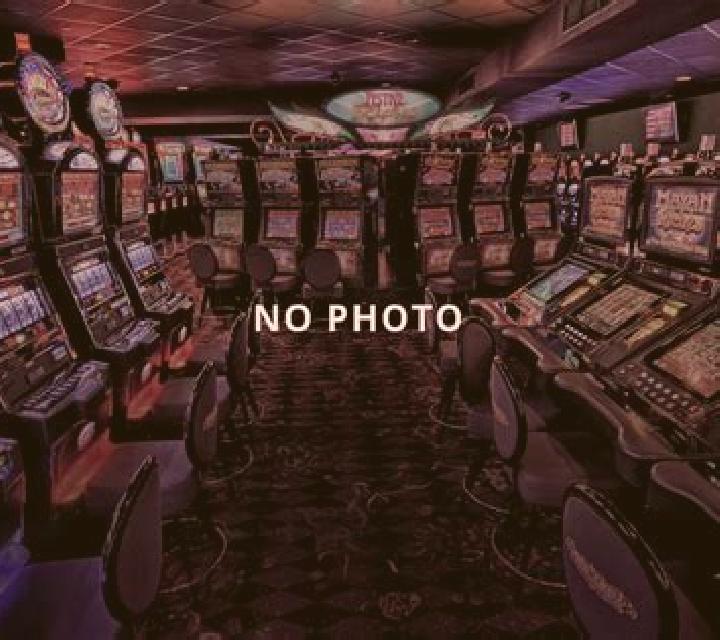 Fred s Golden Path online slot