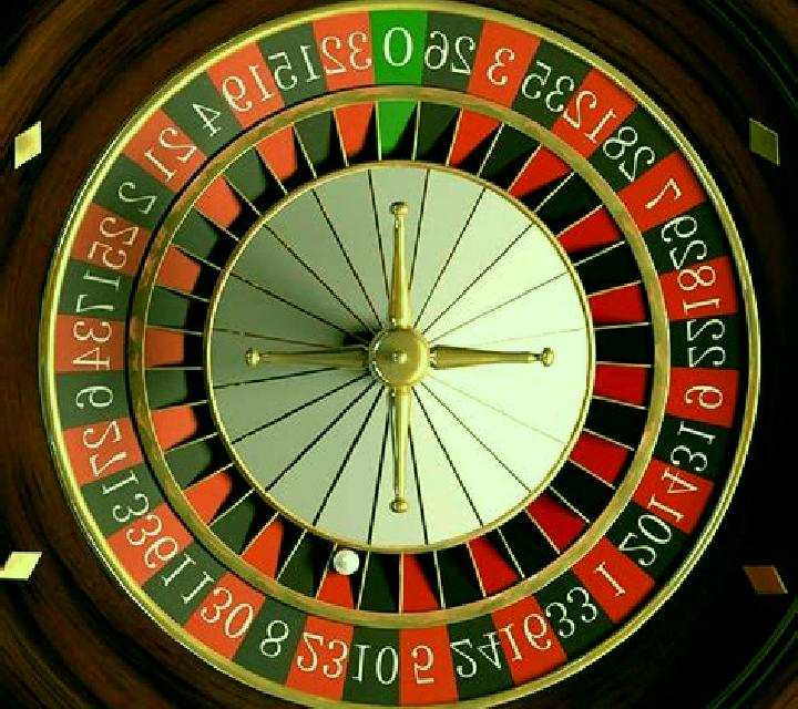 French Roulette (Red Rake) slot game