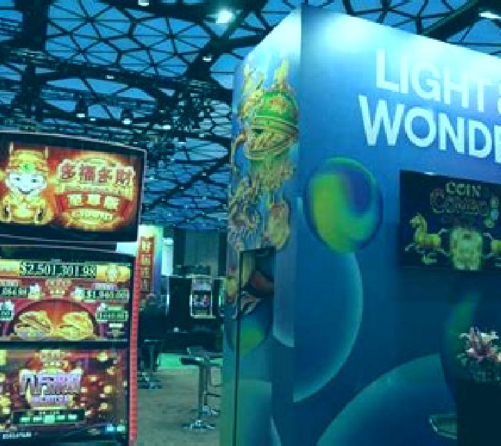 Friends (Light and Wonder) online slot