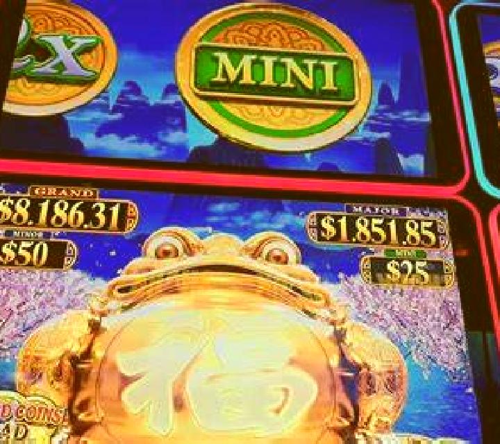 Frog slot machine