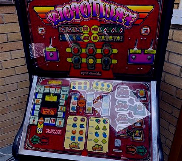 Fruitopolis slot machine