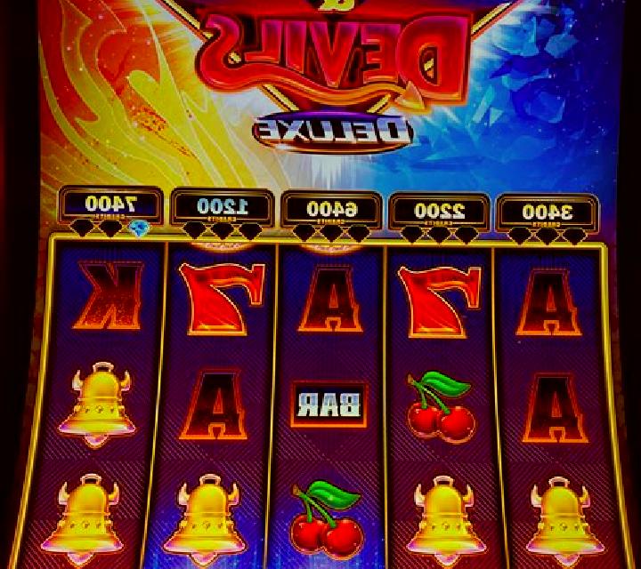 Fruits & Diamonds slot machine