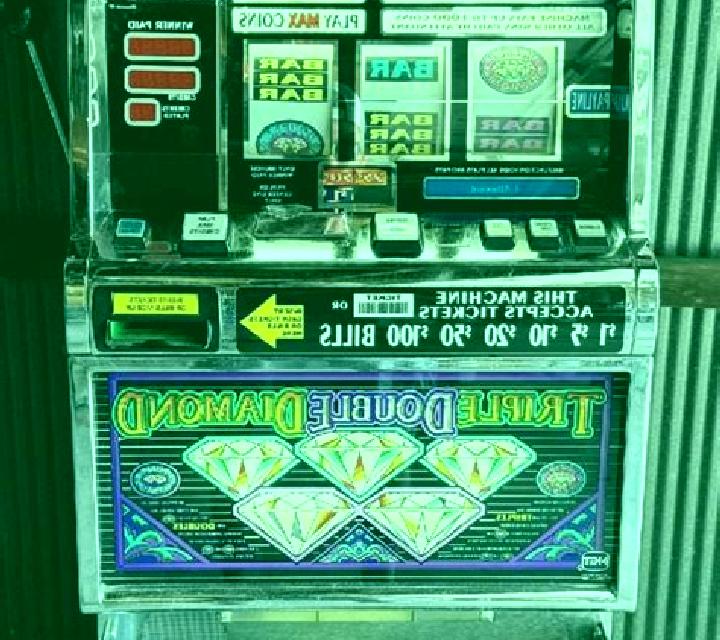 Game 2000 slot machine