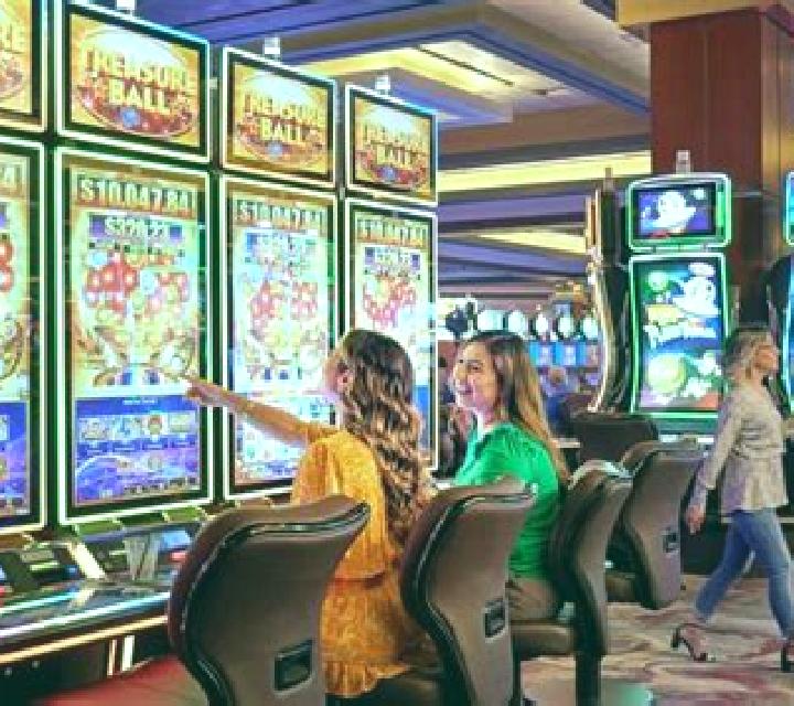 Gem Links: Cluster Win slot machine