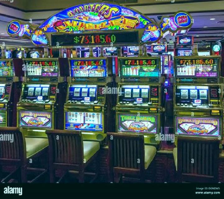 Gem Stone Street slot machine