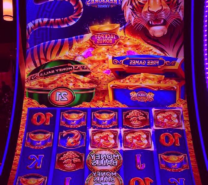 Gemstone Treasure slot machine