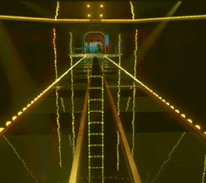 Glass Bridge slot game